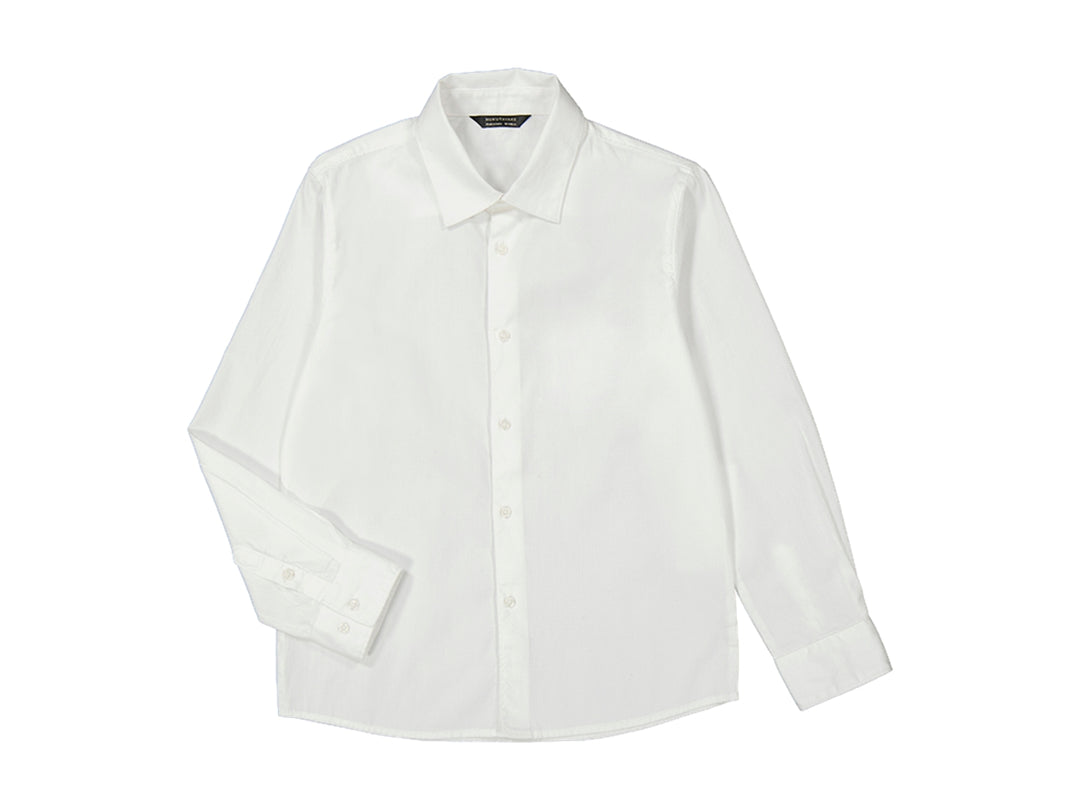 Camisa de vestir blanca de manga larga para niño con cuello y botones frontales.