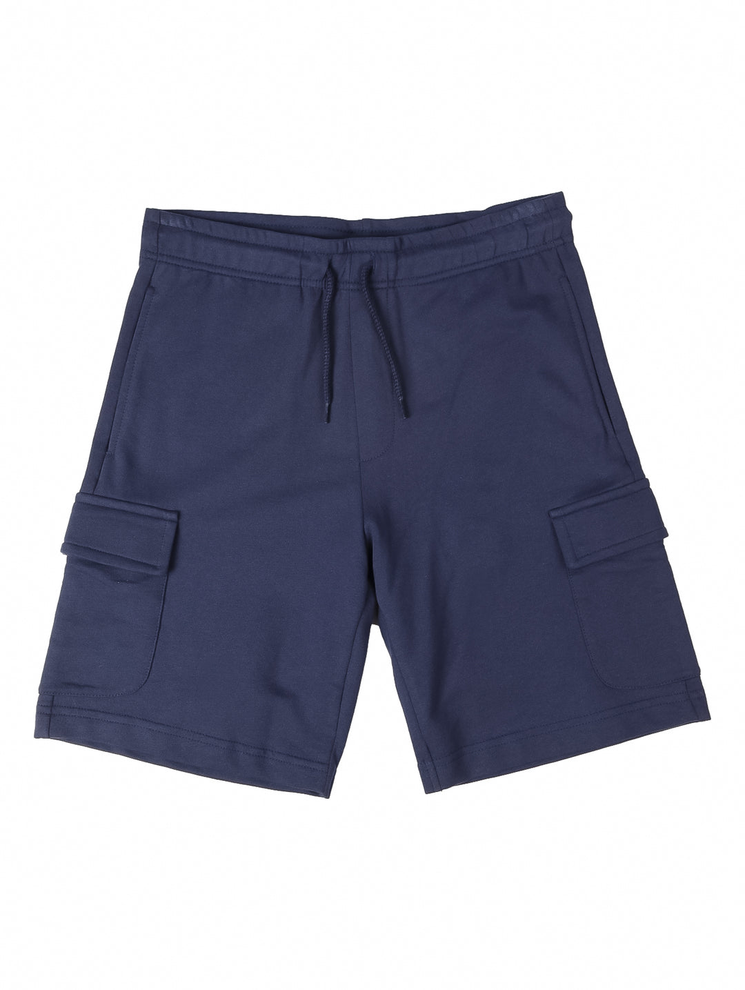 Shorts color marino para niño con bolsillos laterales y cintura ajustable con cordón.