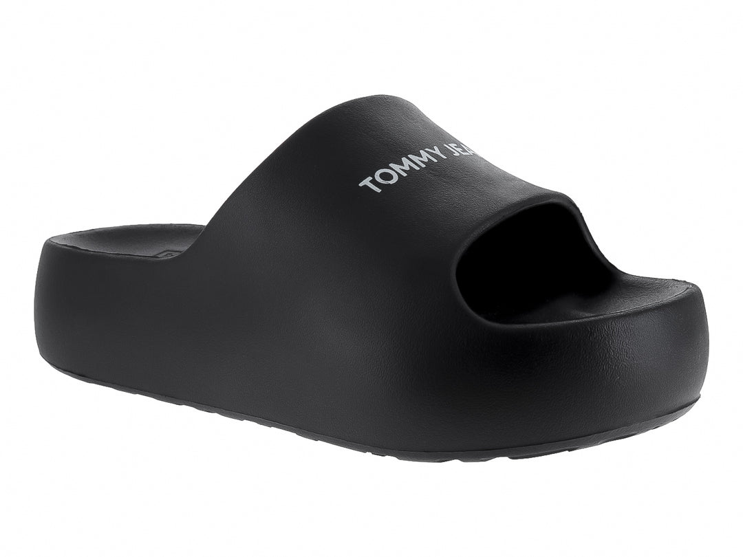 Sandalias slide de plataforma color negro marca Tommy Hilfiger para uso casual.