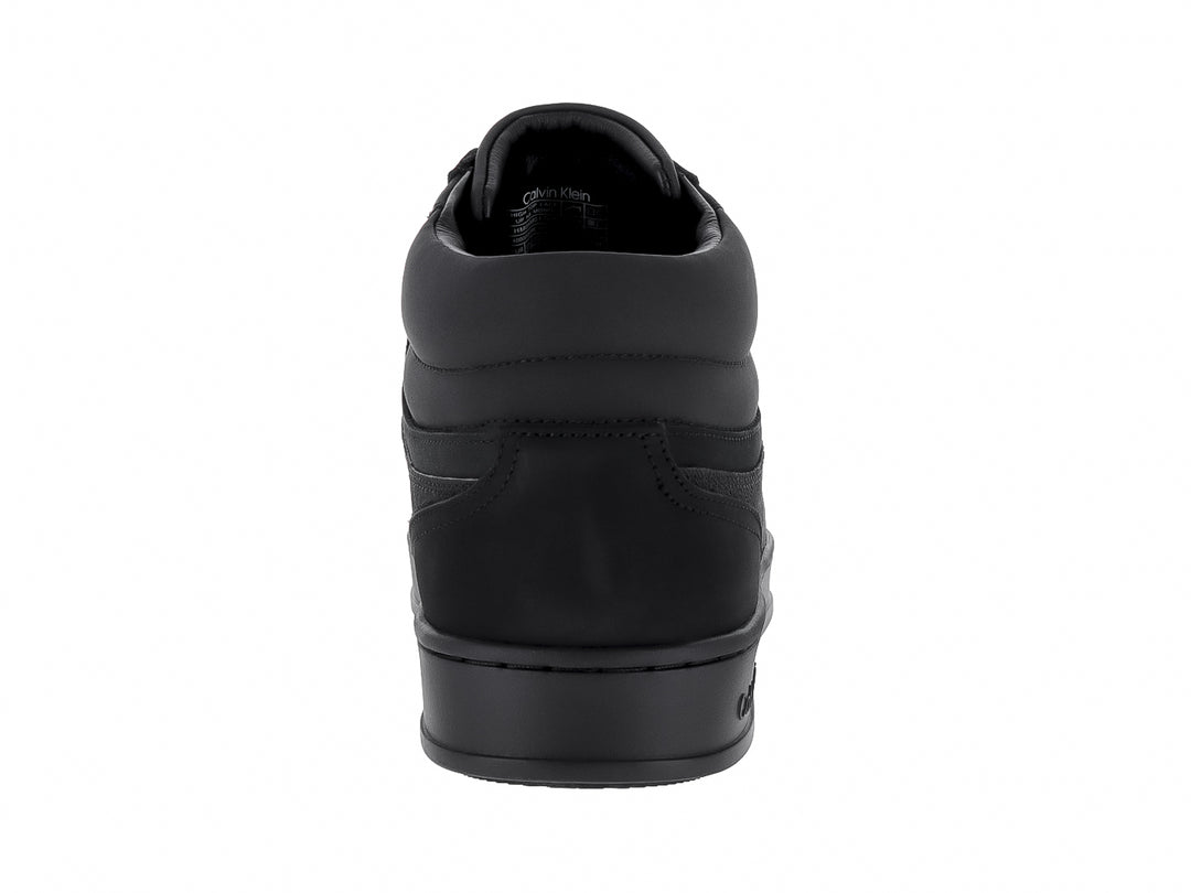 Tenis Calvin Klein de bota alta en color negro total con agujetas y suela plana.