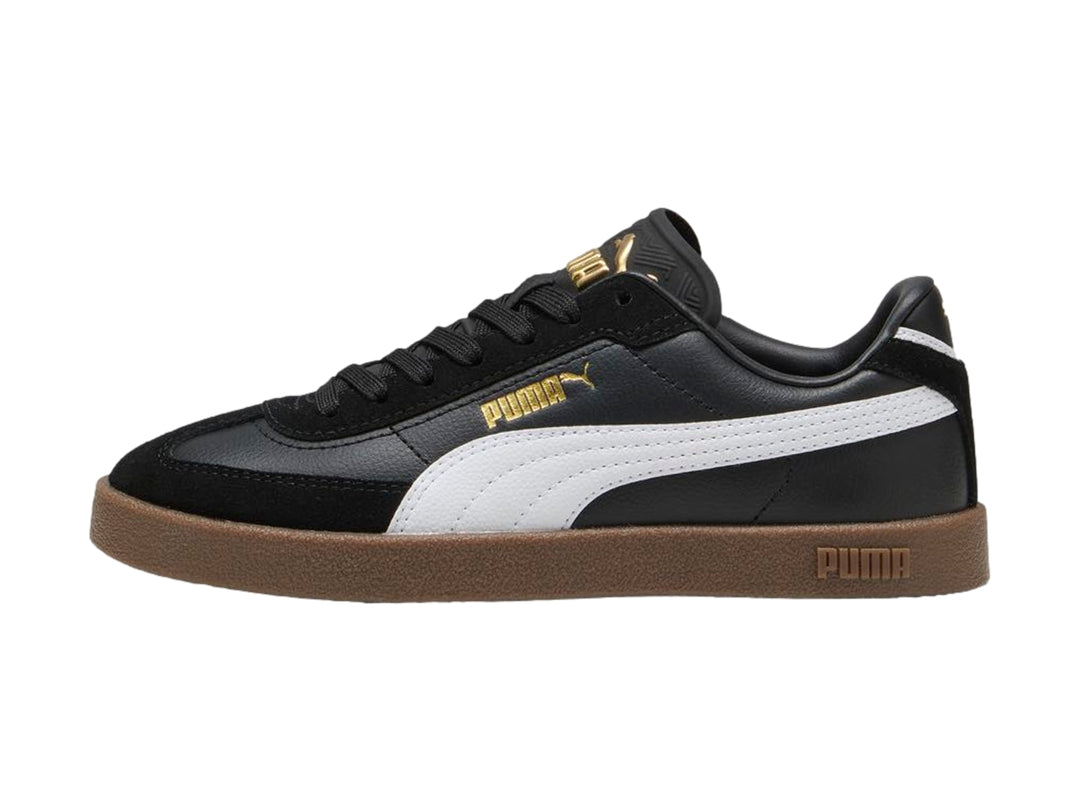 Tenis PUMA Club II Era JR en color negro con franja blanca y suela café para niños.