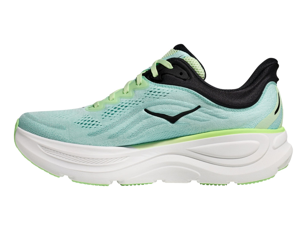 Tenis HOKA Bondi 9 color verde menta y blanco con suela gruesa y detalles en negro.