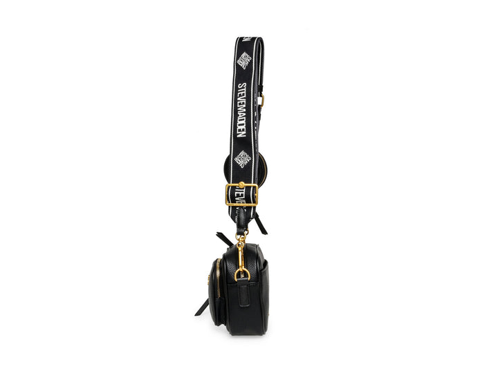 Bolso negro Steve Madden con detalles dorados y correa ajustable con logo.