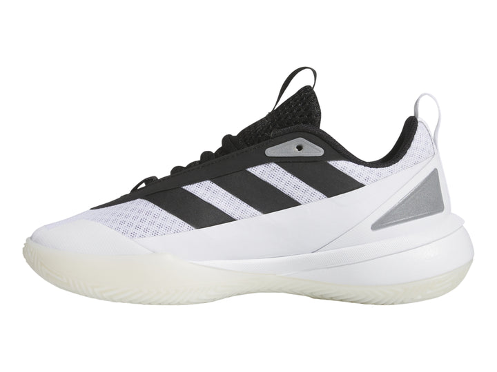 Tenis de baloncesto Adidas color blanco con tres franjas negras y suela blanca.