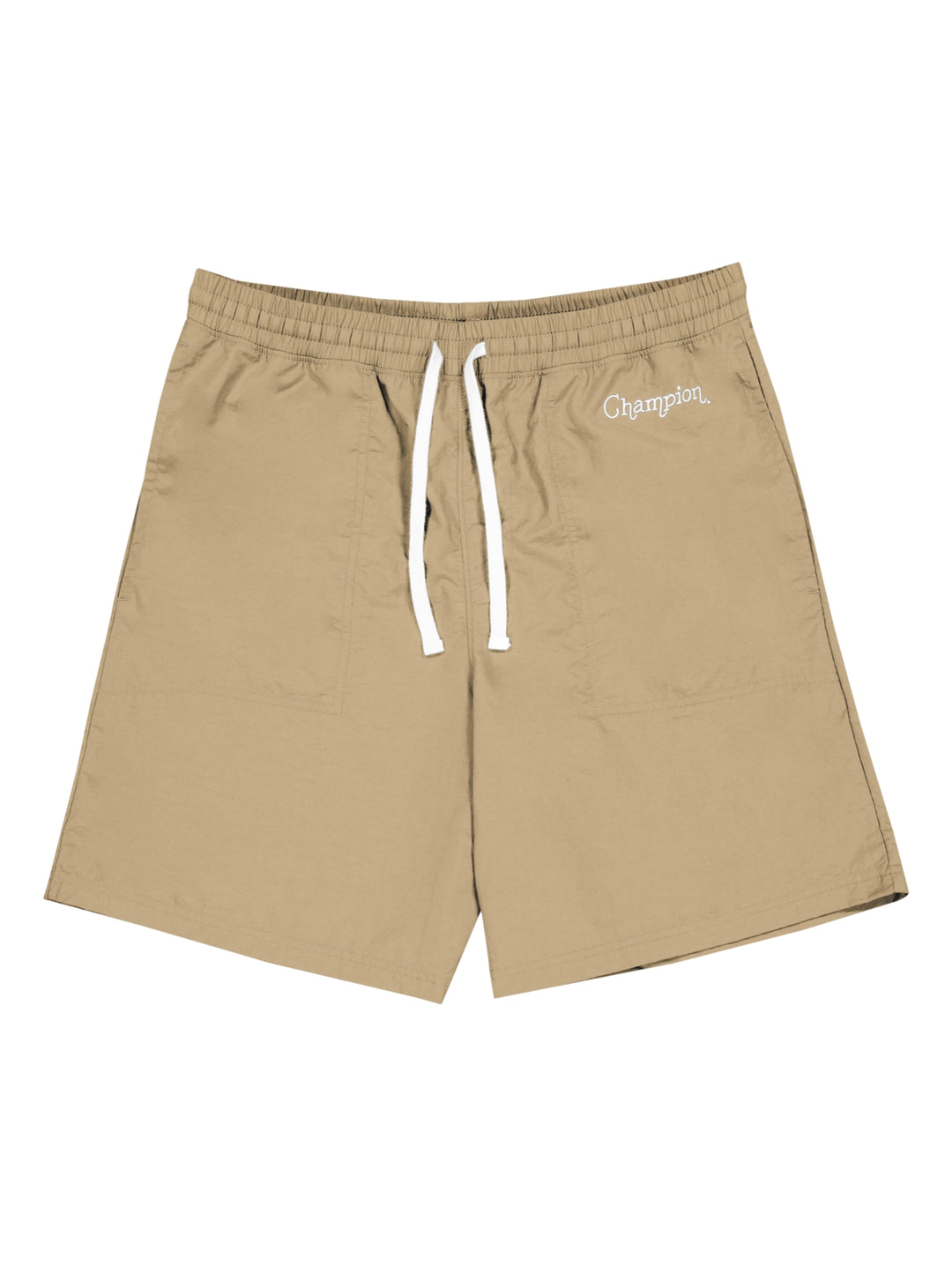 Hombre vistiendo pantalones cortos de surf color khaki de la marca Champion con cordón blanco en la cintura.