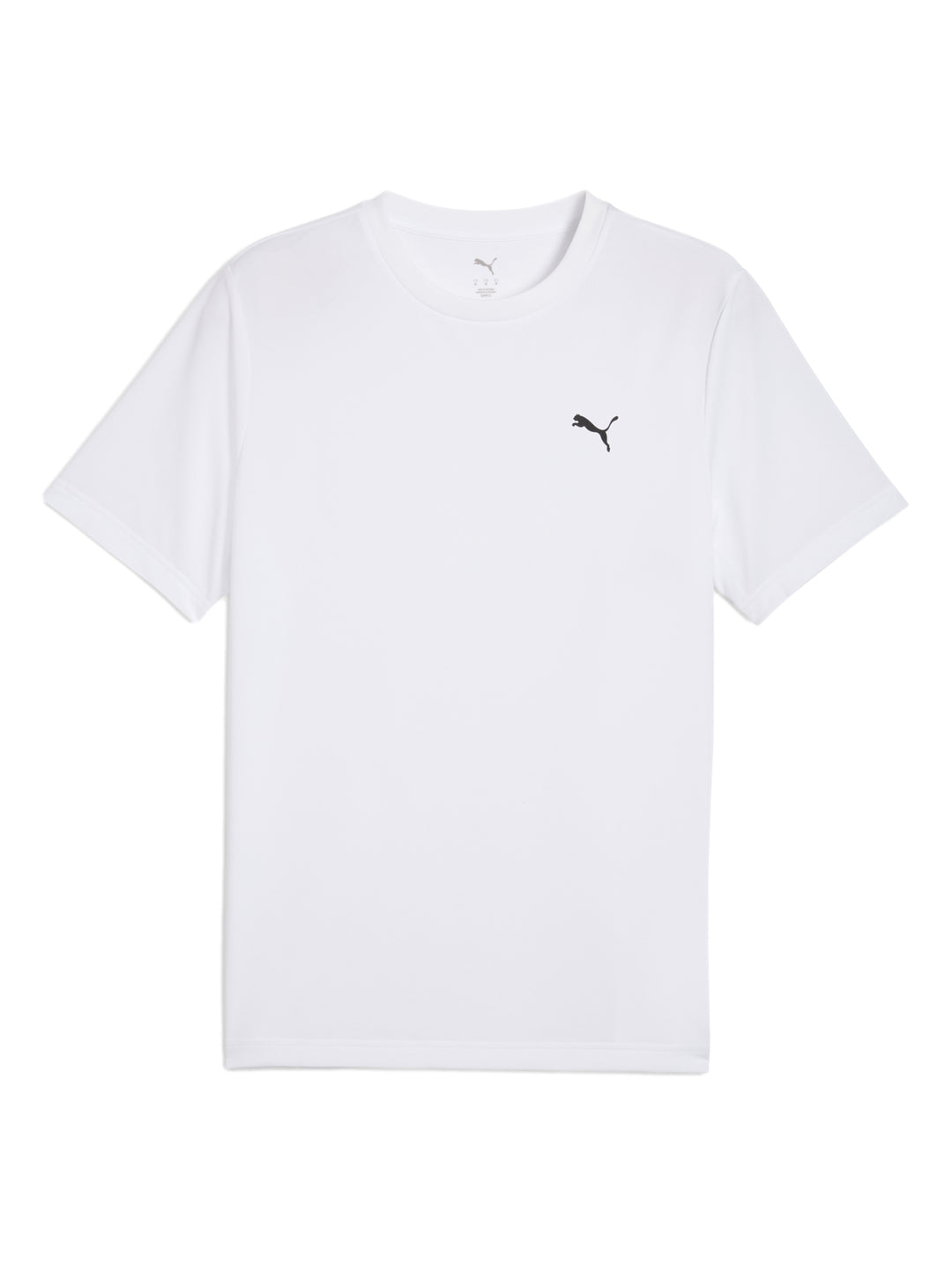 Hombre vistiendo una camiseta blanca de manga corta PUMA con logo pequeño en el pecho.