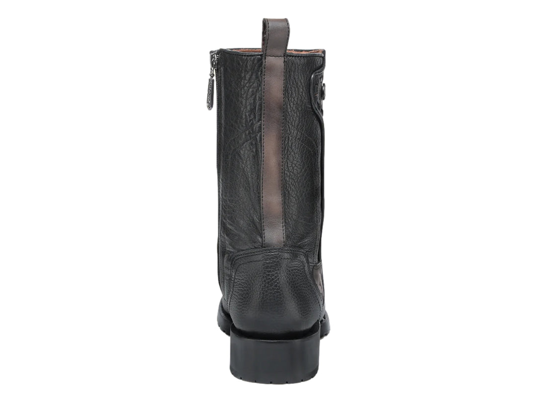 Bota de cuero negra para hombre marca Cuadra con detalles decorativos laterales y tacón cuadrado.