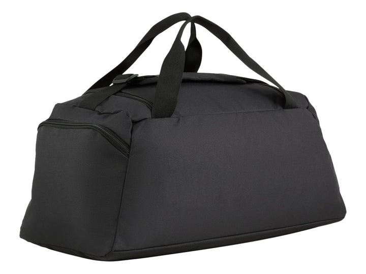 Bolsa deportiva Puma Fundamental Small en color negro con detalles blancos y compartimento lateral de malla.