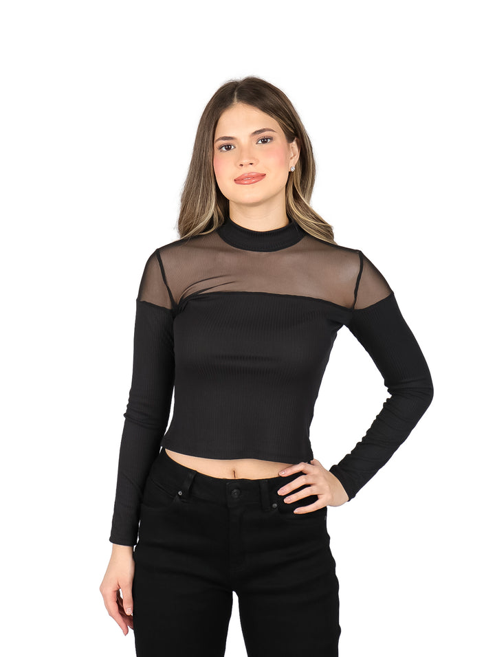 Blusa negra de manga larga con panel de malla en los hombros y pecho.