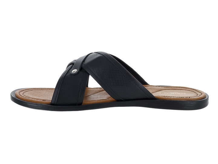 Sandalia negra para hombre con correas cruzadas, hebilla plateada y plantilla color café.