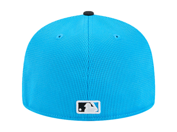 Gorra New Era de los Miami Marlins en color azul con visera negra y logotipo bordado al frente.