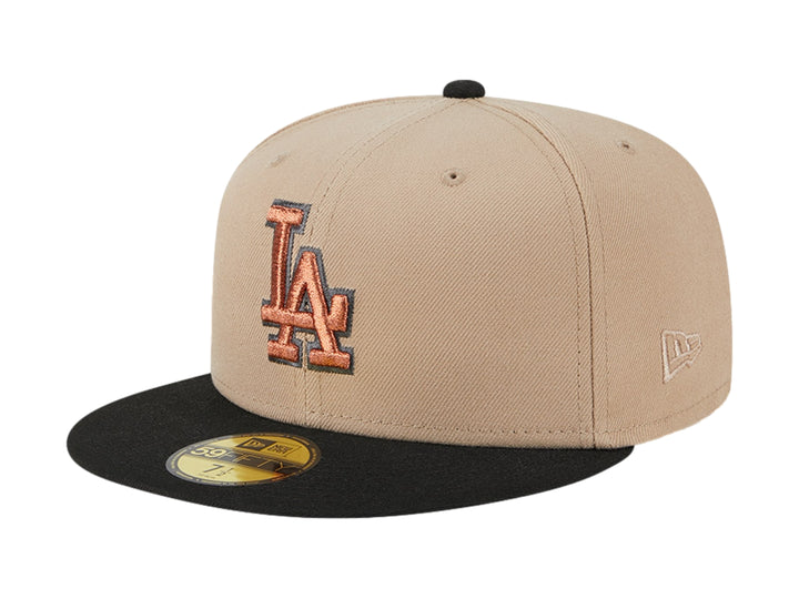 Gorra de béisbol New Era color camel con visera negra y logotipo de Los Angeles Dodgers bordado al frente.