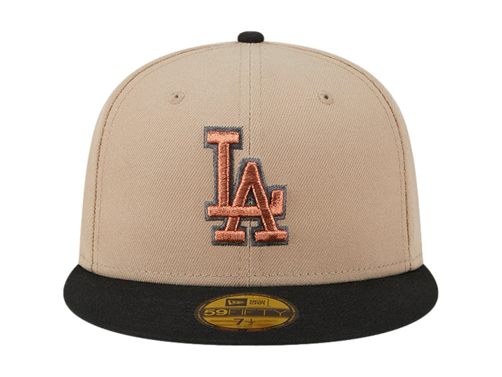 Gorra de béisbol New Era color camel con visera negra y logotipo de Los Angeles Dodgers bordado al frente.