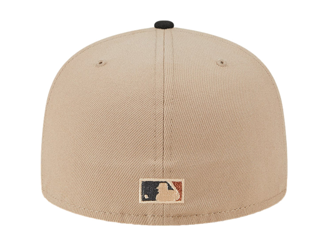 Gorra de béisbol New Era color camel con visera negra y logotipo de Los Angeles Dodgers bordado al frente.