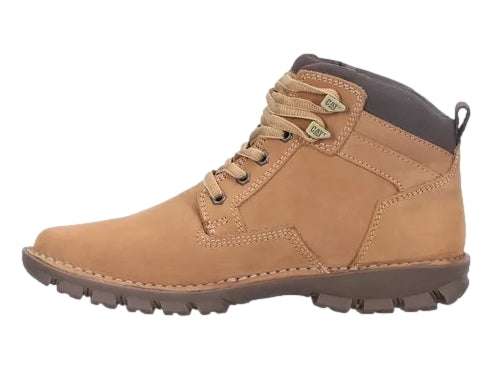Bota Caterpillar color miel de piel nubuck con suela marrón oscuro y cordones.