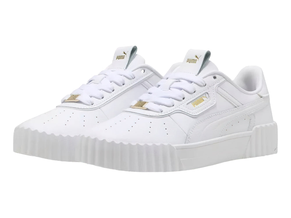 Tenis PUMA Carina 3.0 Luxe en color blanco con suela de plataforma y acabado liso.