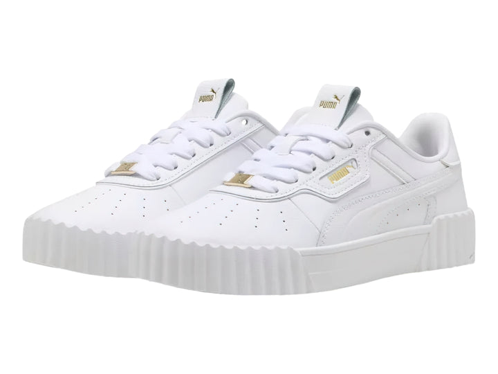 Tenis PUMA Carina 3.0 Luxe en color blanco con suela de plataforma y acabado liso.