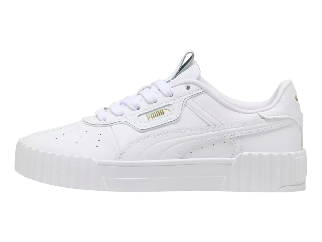Tenis PUMA Carina 3.0 Luxe en color blanco con suela de plataforma y acabado liso.