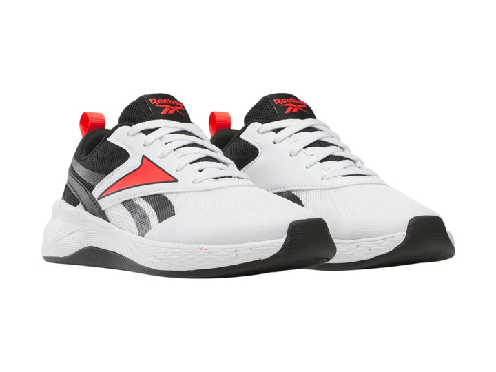 Tenis deportivos Reebok Nano Play en color blanco con detalles en negro y rojo para niños.