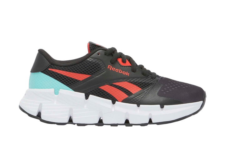 Tenis deportivos Reebok Zig Dynamica 5 en color negro con detalles en rojo y azul aqua y suela blanca.