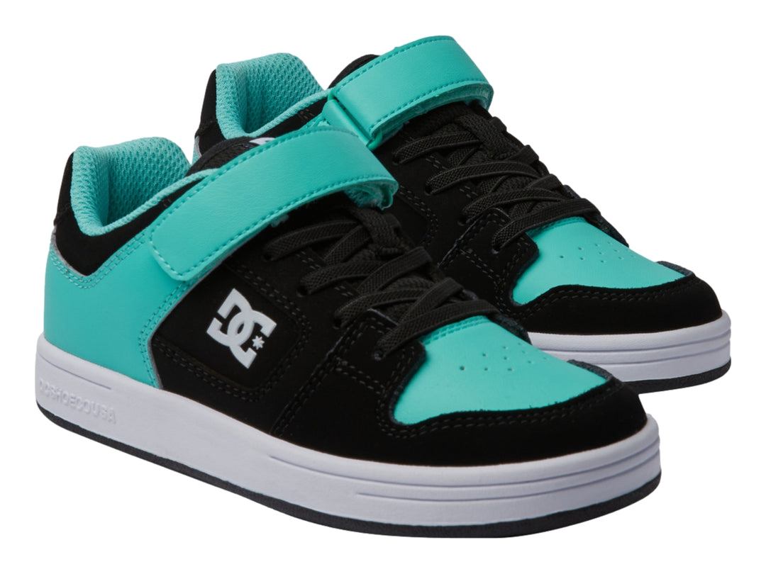 Tenis DC Shoes color negro y aqua con correa de velcro y suela blanca.