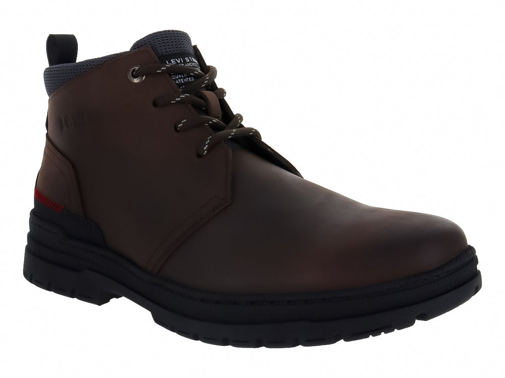 Botas casuales de color chocolate con suela negra y cordones.