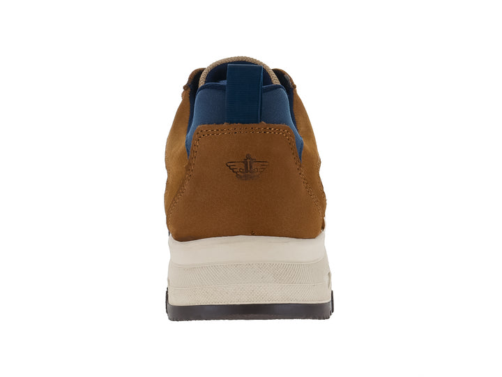 Zapato casual Dockers color café con suela blanca y detalles en azul.