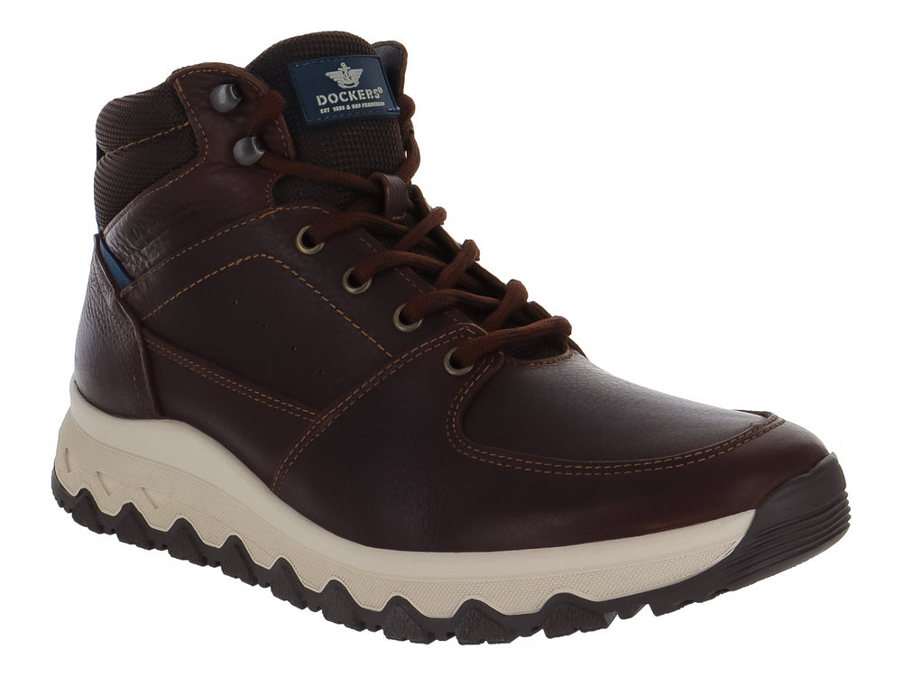 Bota casual Dockers color caoba con suela blanca dentada y detalles azules.