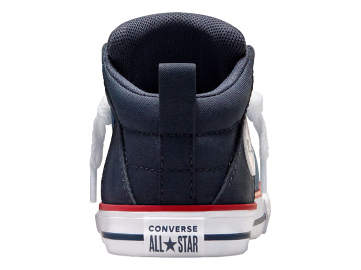 Tenis Converse infantiles en dos tonos de azul con suela blanca y detalles en rojo.