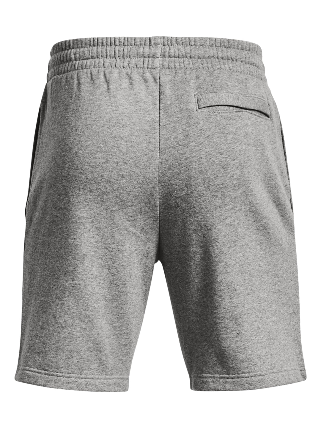 Hombre vistiendo shorts deportivos de color gris marca Under Armour.