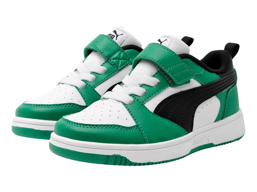 Tenis PUMA Rebound V6 Lo para Niño en colores blanco, verde y negro con cierre de velcro.