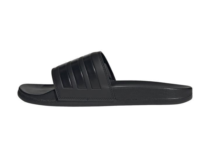 Sandalia Adidas Adilette Comfort de color negro con tres franjas en la banda superior.