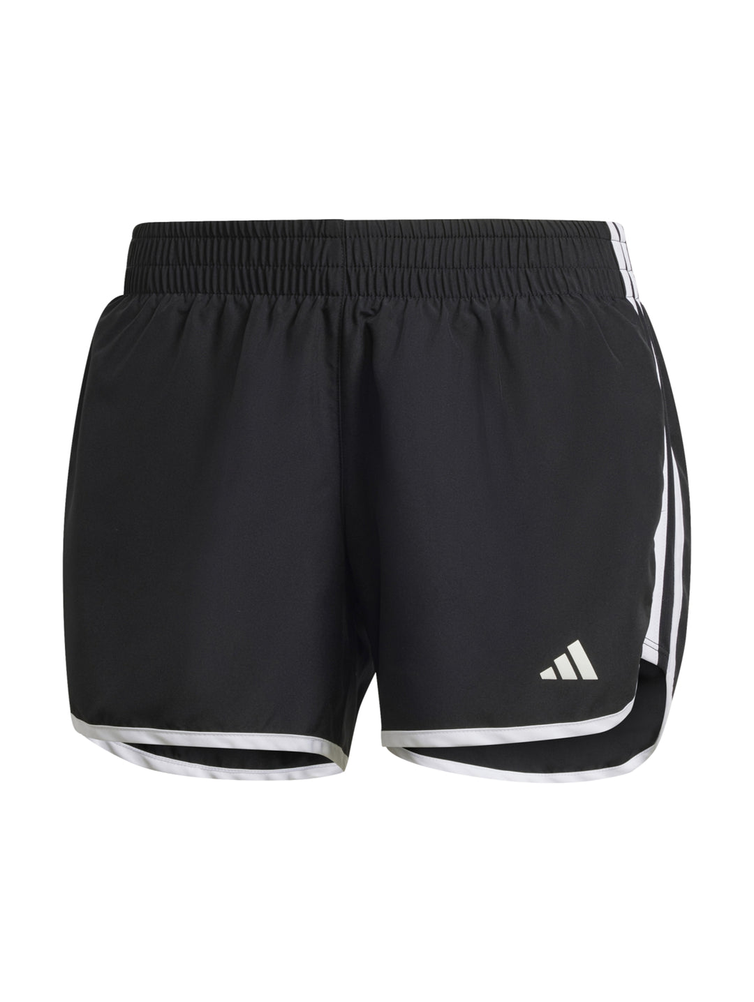 Mujer corriendo con shorts deportivos negros de marca Adidas con franjas blancas laterales.