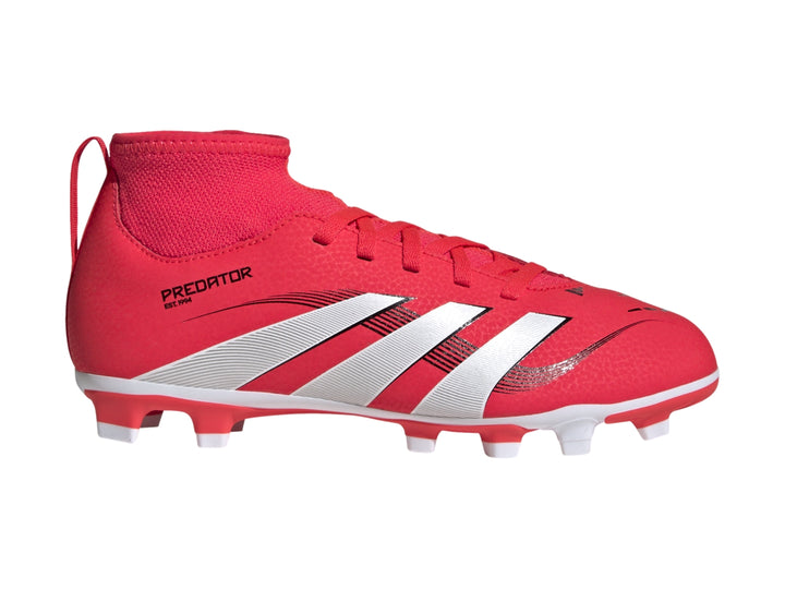 Calzado de fútbol Adidas Predator en color rojo con tres franjas blancas y diseño de cuello tipo calcetín.