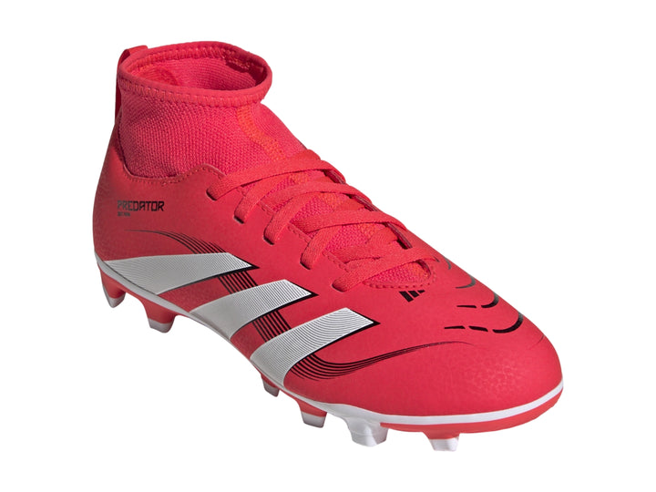 Calzado de fútbol Adidas Predator en color rojo con tres franjas blancas y diseño de cuello tipo calcetín.