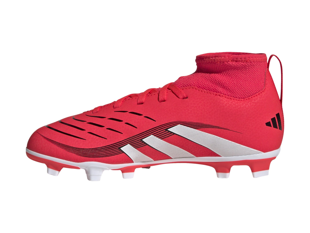 Calzado de fútbol Adidas Predator en color rojo con tres franjas blancas y diseño de cuello tipo calcetín.