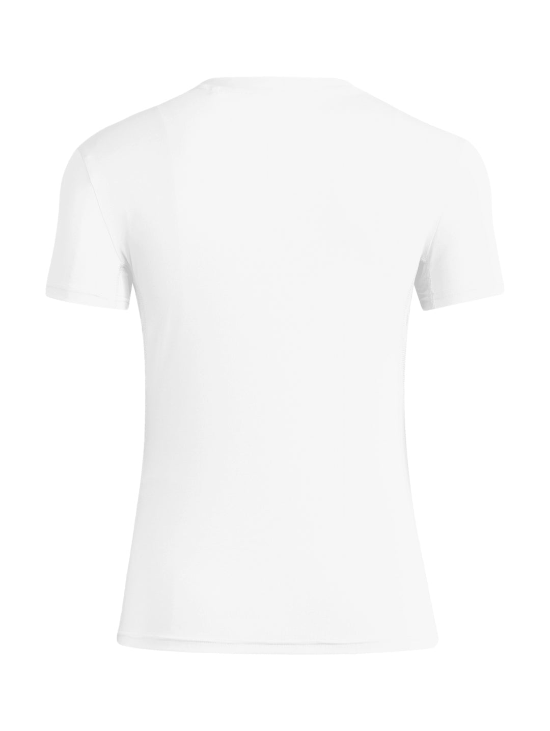 Mujer vistiendo playera de running Adidas blanca de manga corta y shorts deportivos negros.
