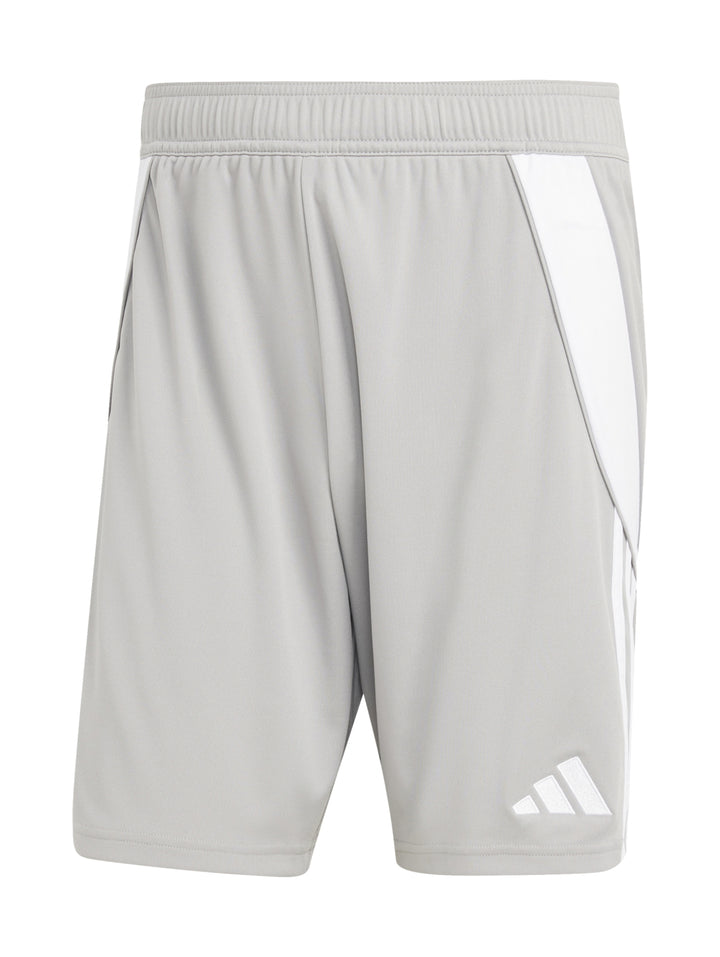 Hombre vistiendo shorts deportivos Adidas color gris con detalles blancos laterales.