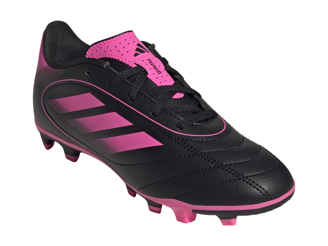Calzado de fútbol Adidas Goletto IX color negro con franjas y suela en rosa brillante.