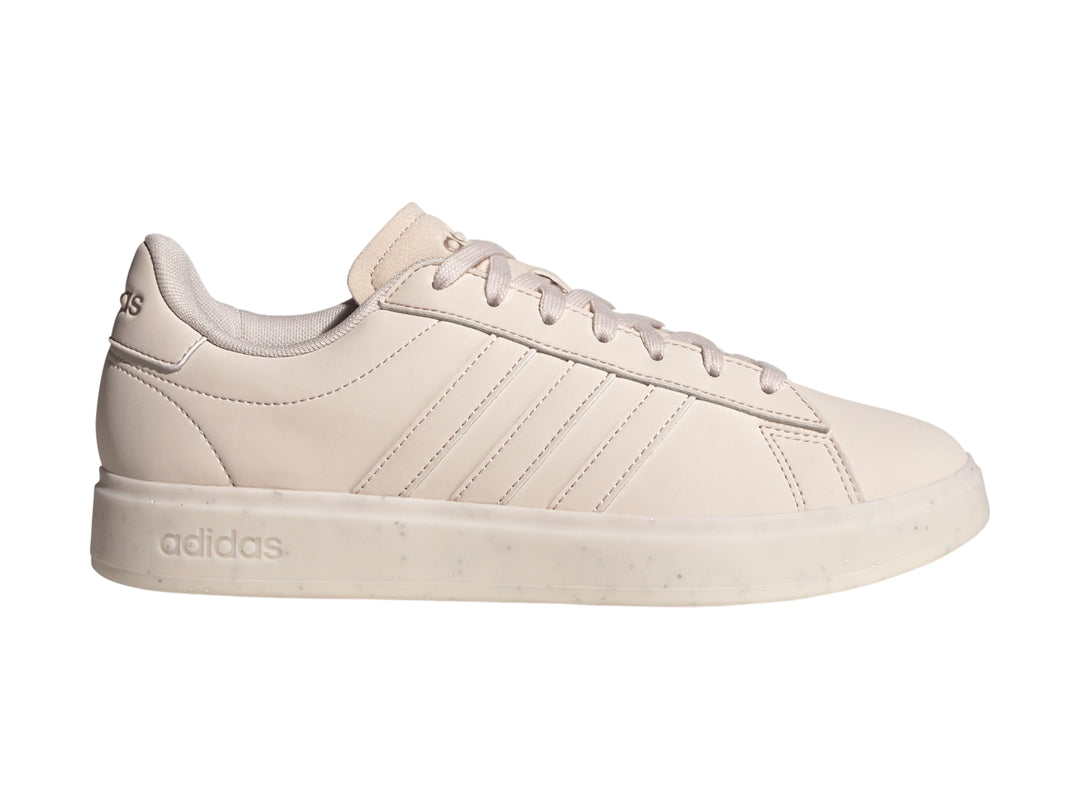 Tenis Adidas Grand Court 2.0 en color Putty Mauve con suela blanca y diseño clásico de tres franjas laterales.