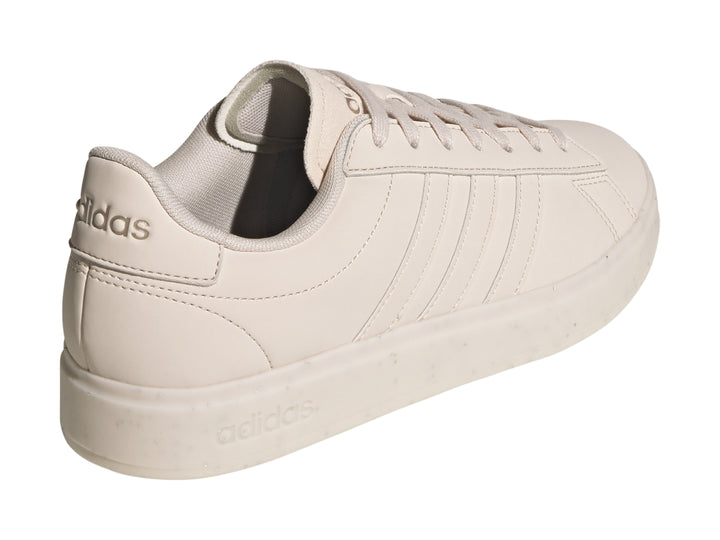Tenis Adidas Grand Court 2.0 en color Putty Mauve con suela blanca y diseño clásico de tres franjas laterales.