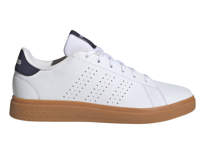 Tenis Adidas blancos con suela de goma color café y detalle azul marino en el talón.