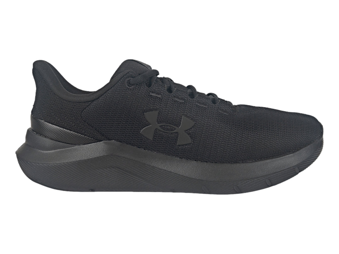 Tenis deportivos Under Armour modelo Phade RN 3 en color negro total con suela robusta y tejido transpirable.