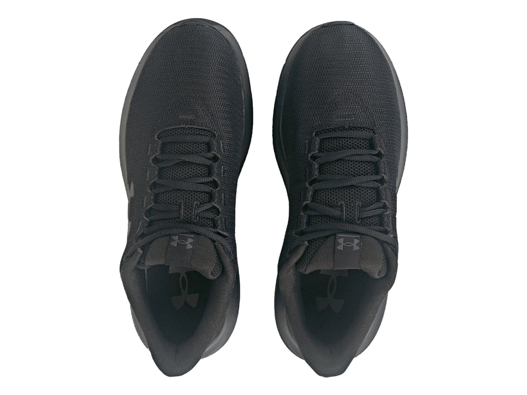Tenis deportivos Under Armour modelo Phade RN 3 en color negro total con suela robusta y tejido transpirable.