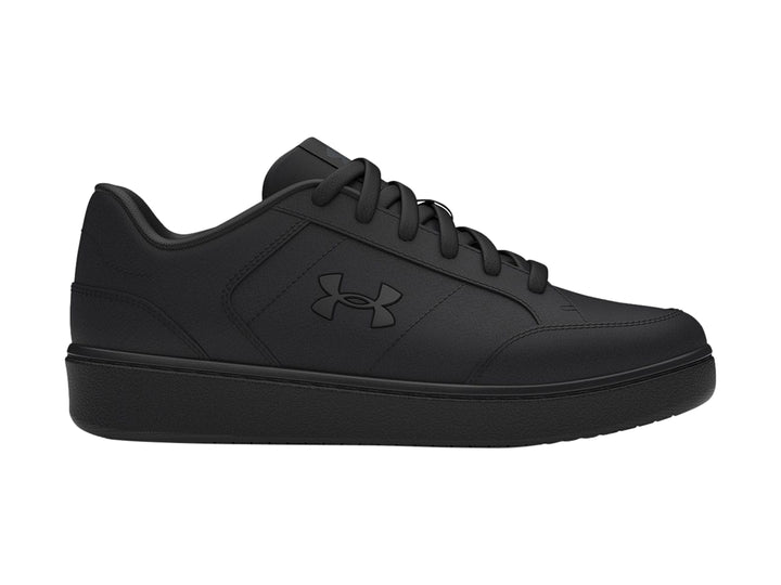 Tenis deportivos Under Armour en color negro total con acabado mate y cierre de cordones.