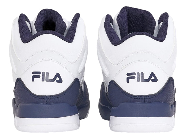 Tenis deportivos FILA de bota alta en colores blanco y azul marino con logotipo lateral.