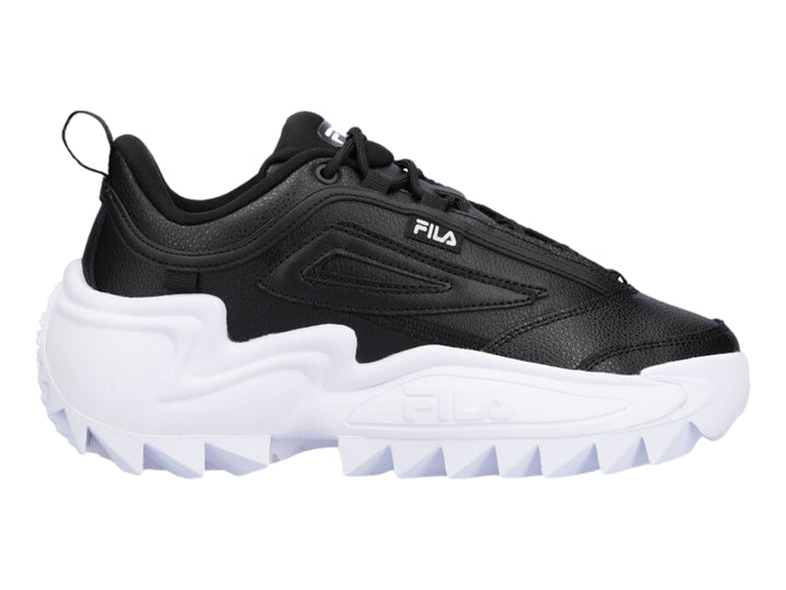 Tenis FILA Twister en color negro con suela blanca ancha y dentada.