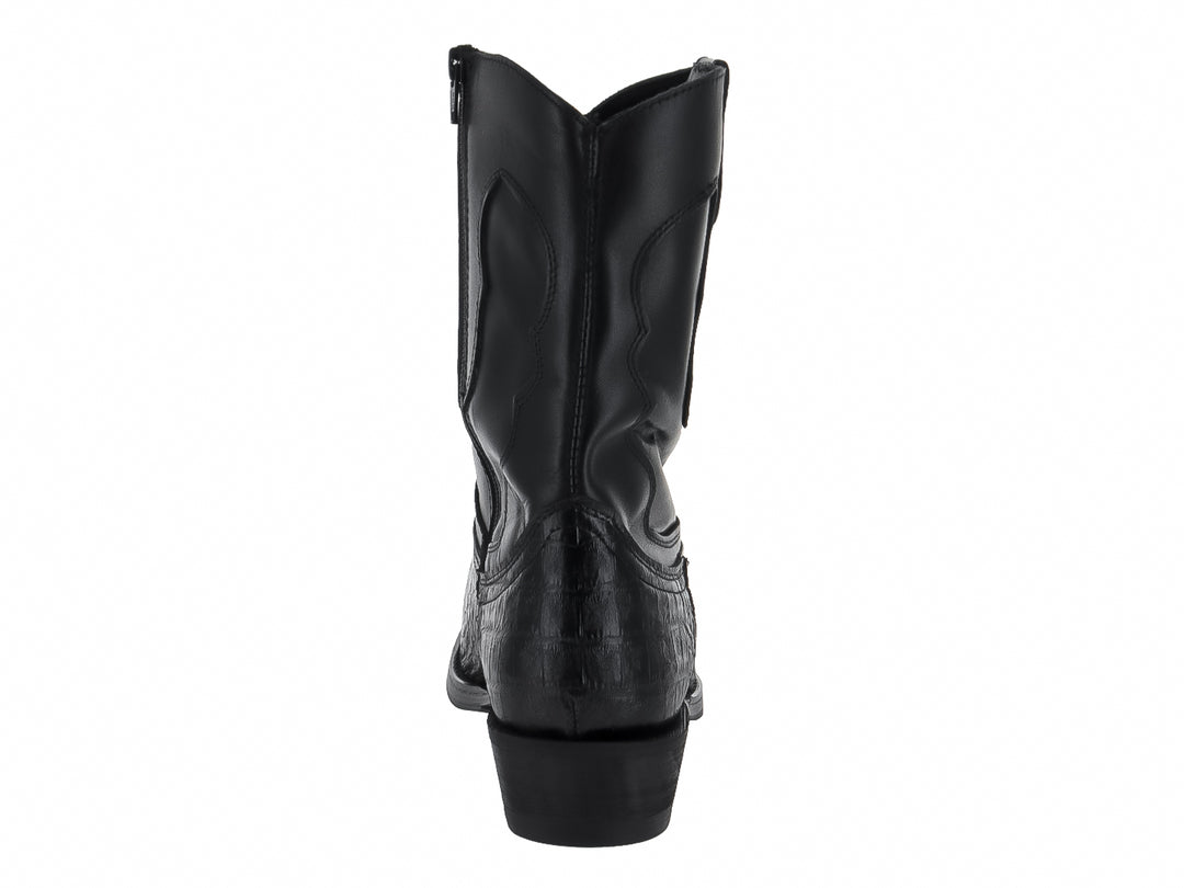 Bota vaquera para hombre en color negro con textura de imitación panza de coco y punta cuadrada.