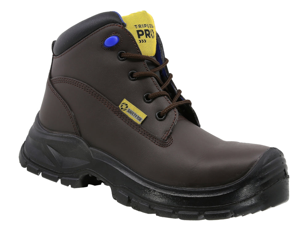 Bota de seguridad industrial de cuero color café con suela negra y detalles en azul y amarillo.