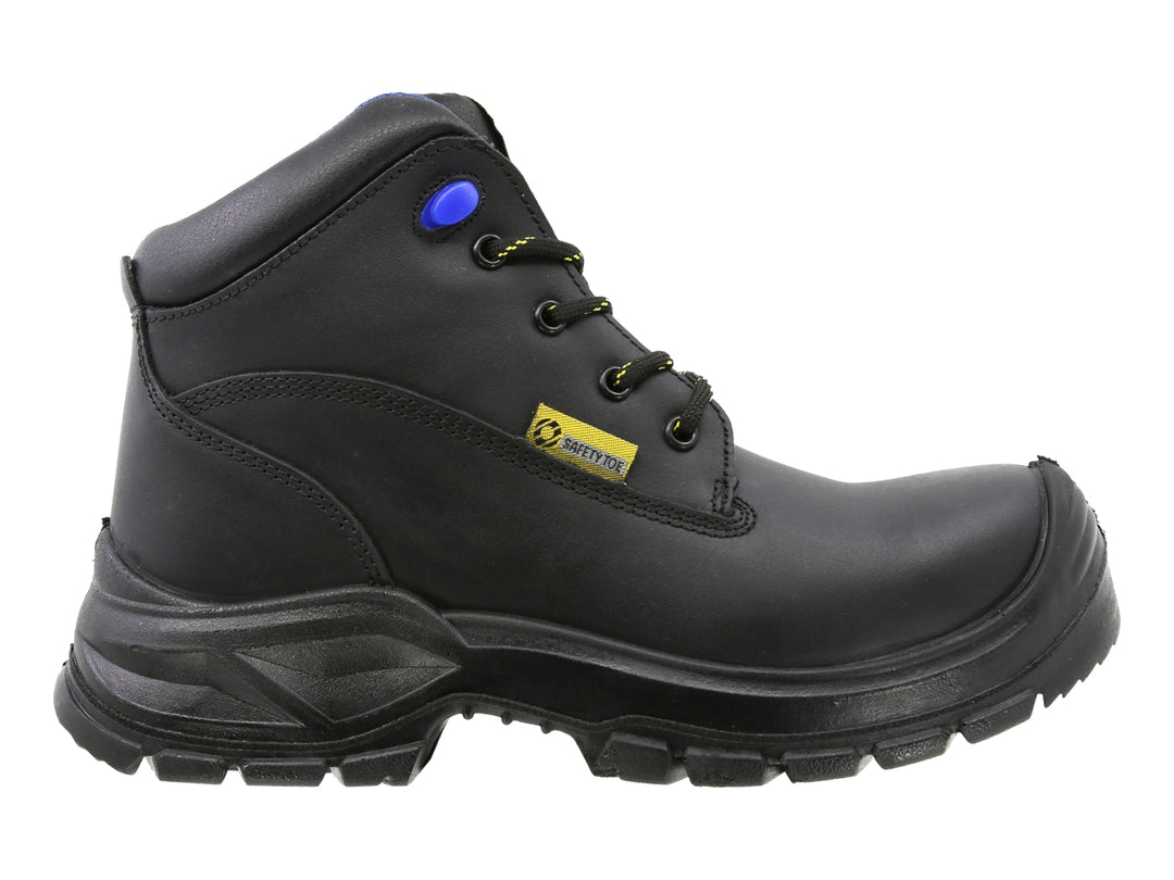 Bota de seguridad industrial marca Triples Pro color negro, con casquillo y suela gruesa antideslizante.